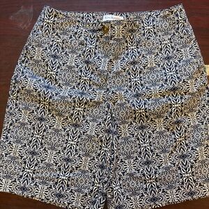Kim Rogers Women's navy and White Patterned Shorts size 6 stretchy
